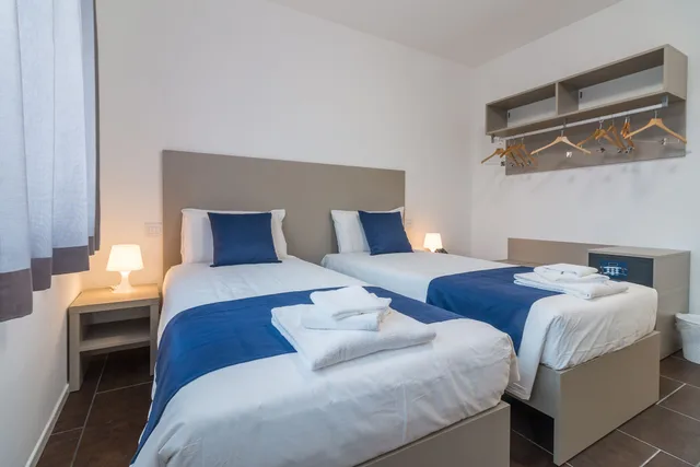 غرفة كومفورت بسرير كوين بشرفة، Cascina Fossata Hotel Residence 1/5