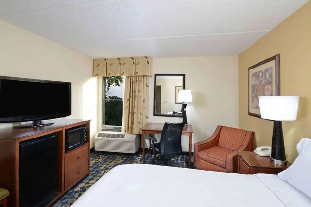 غرفة بسرير كوين لذوي الإعاقة، Hampton Inn Fayetteville Fort Bragg 5/8