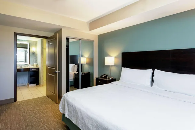 2 Bedrooms, Presidential, Suite, King Bed, 2 Bathrooms، Homewood Suites by Hilton Port St Lucie-Tradition 1/8