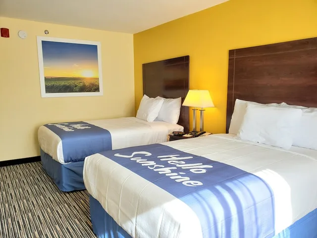 غرفة بسريرين مزدوجين في الطابق العلوي لذوي الإعاقة، Days Inn by Wyndham Atlanta/Southlake/Morrow 4/8