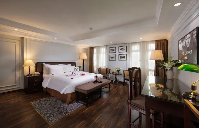 غرفة غراند متصلة بسرير كوين وسريرين منفصلين بإطلالة على المدينة، Hong Ngoc Dynastie Hotel 3/3