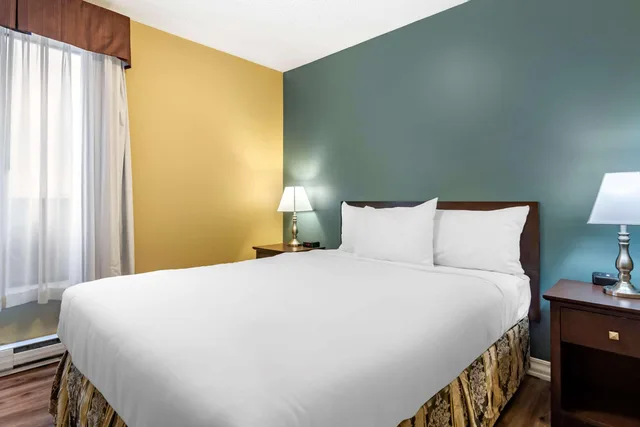 جناح بسريرين كوين، Econo Lodge Inn & Suites Kelowna 1/5
