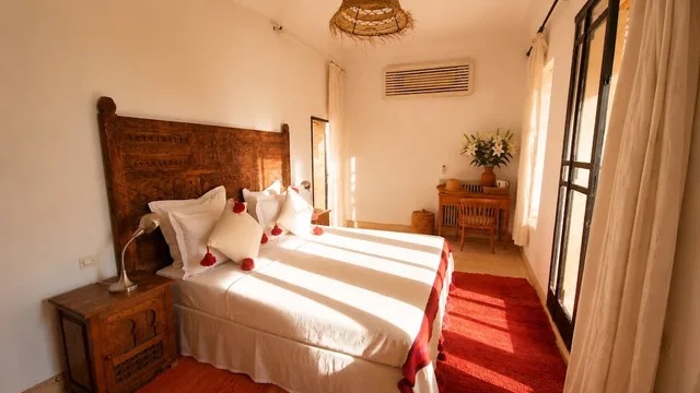 Superior, Queen Bed, Pool View, Tagadert Lodge 1/10