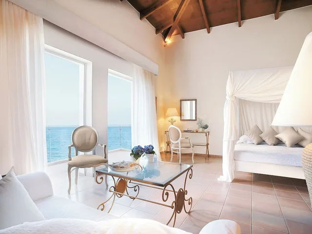 Suite, King Bed, 2 Bunk Beds, Sea Front، Grecotel Marine Palace & Aqua Park 2/4