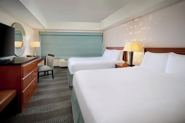 Standard, Multiple Beds، Niagara Fallsview Hotel & Suites 2/6