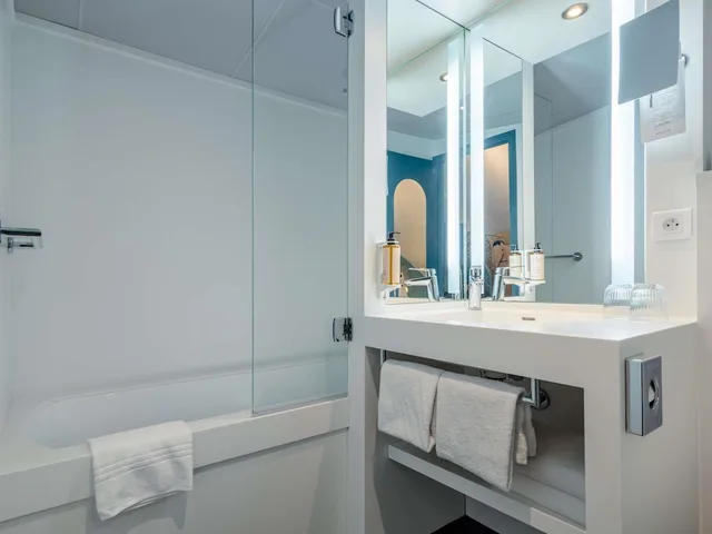 Superior, Twin Beds, Mercure Annecy Centre 5/6