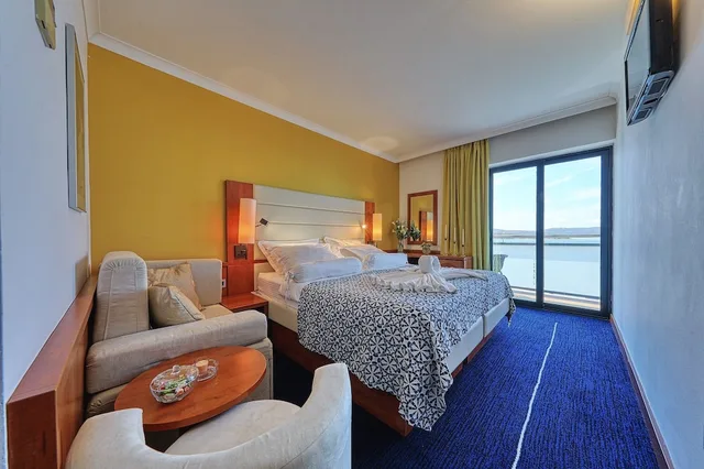 غرفة كلوب بريميوم بسرير مزدوج بإطلالة على البحر بشرفة، Ilirija Hotel 9/10