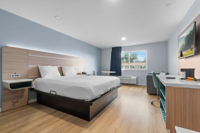 غرفة بسرير كينج، Travelodge by Wyndham Fairplex Pomona 1/10