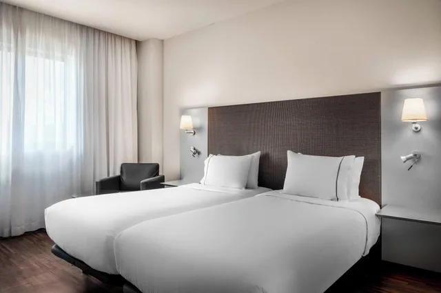 غرفة بسريرين منفصلين، Ac Hotel Gijon 1/3