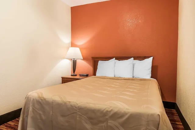 غرفة قياسية بسريرين مزدوجين، Quality Inn Gallipolis 1/3
