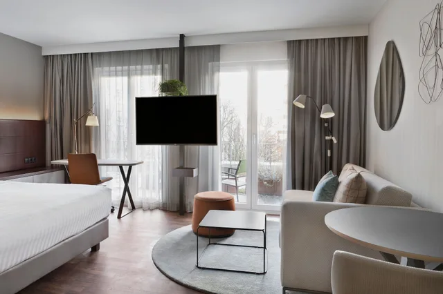 استوديو بسرير كوين بإطلالة على الفناء بشرفة مع أريكة، Residence Inn By Marriott Munich City East 2/6