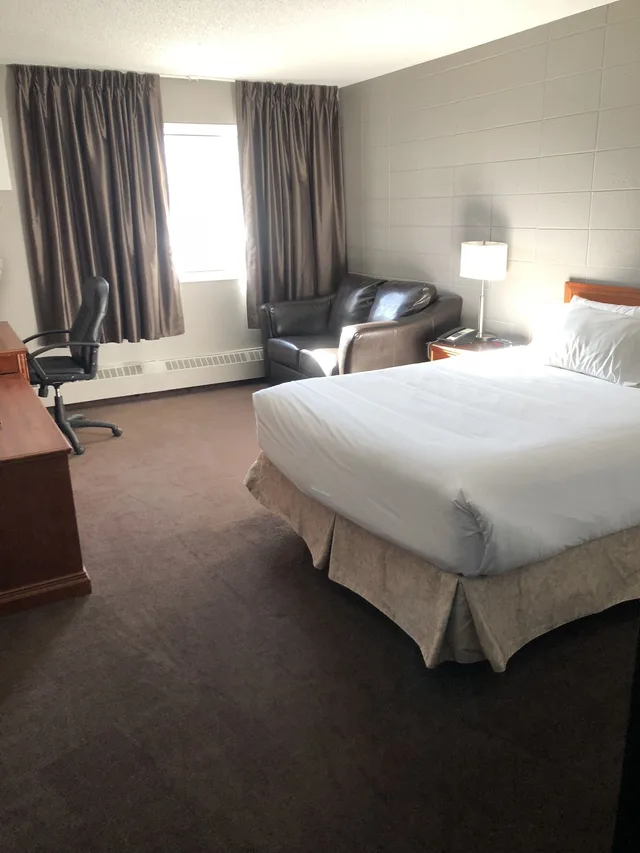 غرفة تنفيذية بسرير كينج، Slave Lake Inn and Conference Centre 2/4