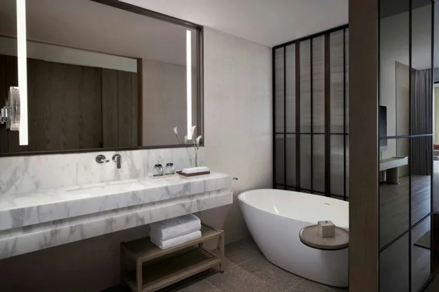 Room, Double Bed, Marriott Yalong Bay 3/3