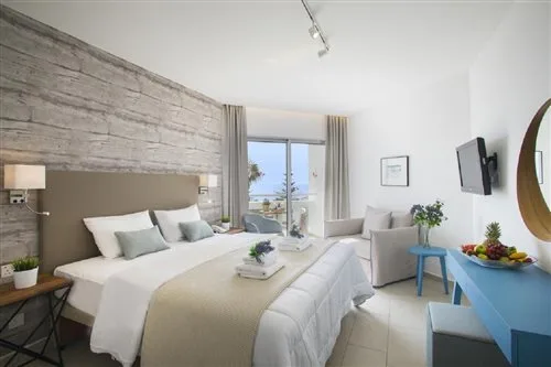 Room, Double or Twin Bed, Lateral Side Sea View، Leonardo Plaza Cypria Maris Beach Hotel And Spa - Adults Only 1/1