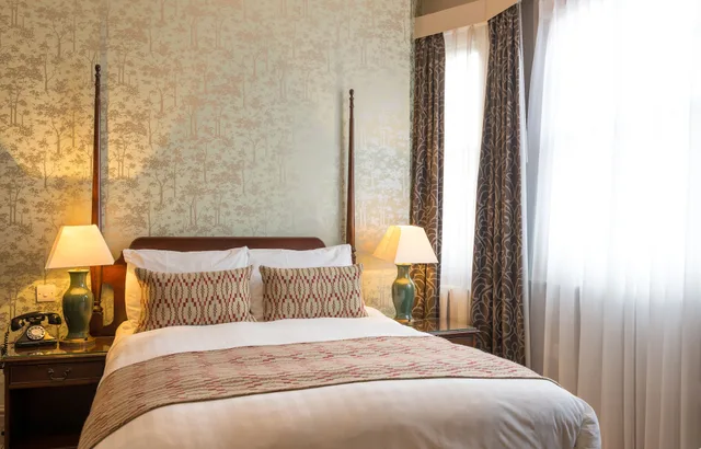 Classic, Double Bed, The Crown Manor House Hotel 1/4