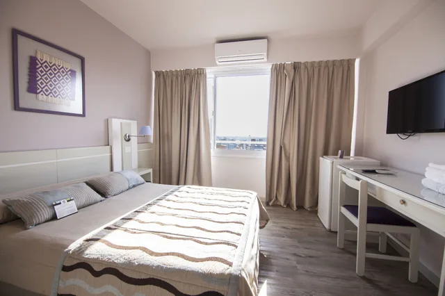 Standard, King Bed, Hotel Continental 1/6