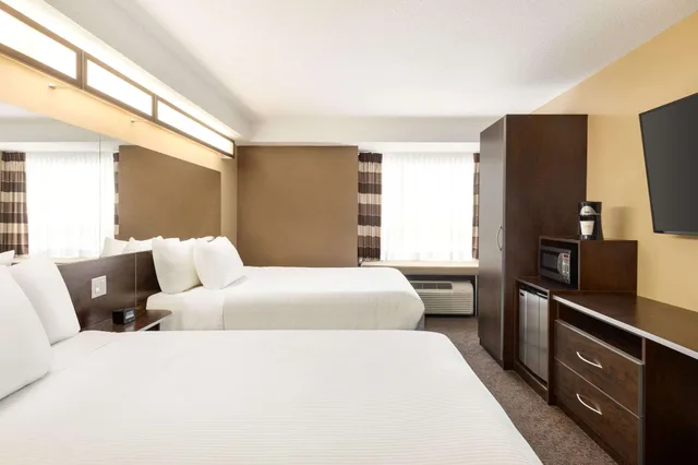 غرفة بسريرين كوين، Microtel Inn & Suites By Wyndham Estevan 3/5
