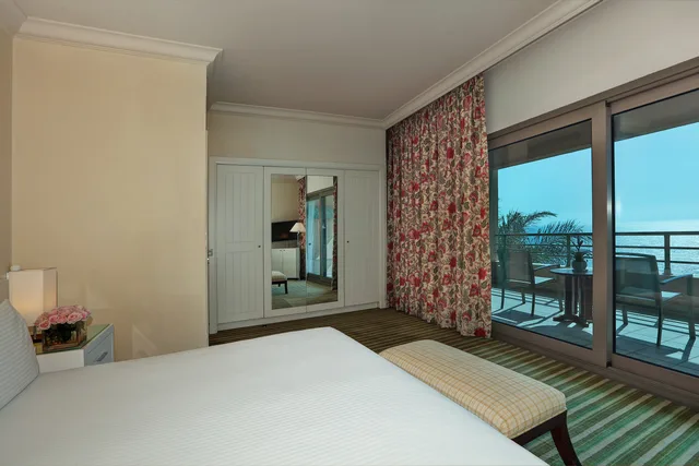 جناح جونيور بسرير كوين، Le Royal Hotel Beirut 1/2