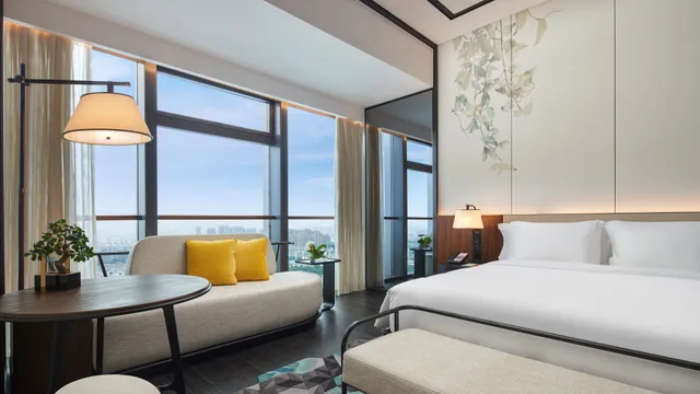غرفة قياسية بسرير كينج في طابق مرتفع، Hotel Indigo Suzhou Grand Canal 1/1