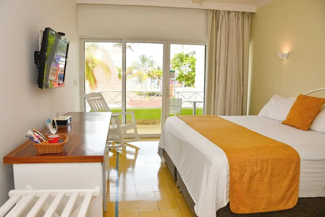 Superior, Queen Bed, Garden View, Las Americas Casa de Playa 2/3