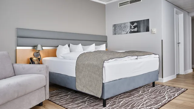 جناح بسرير كينج، Holiday Inn Berlin Airport Conference Centre Formerly Holiday Inn Berlin International Airport 1/8