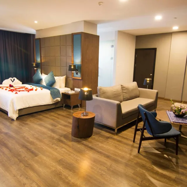 جناح جونيور، Goldenbay Hotel Bintulu 2/5