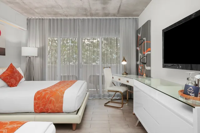 غرفة بسريرين، Riviera Suites South Beach 1/3