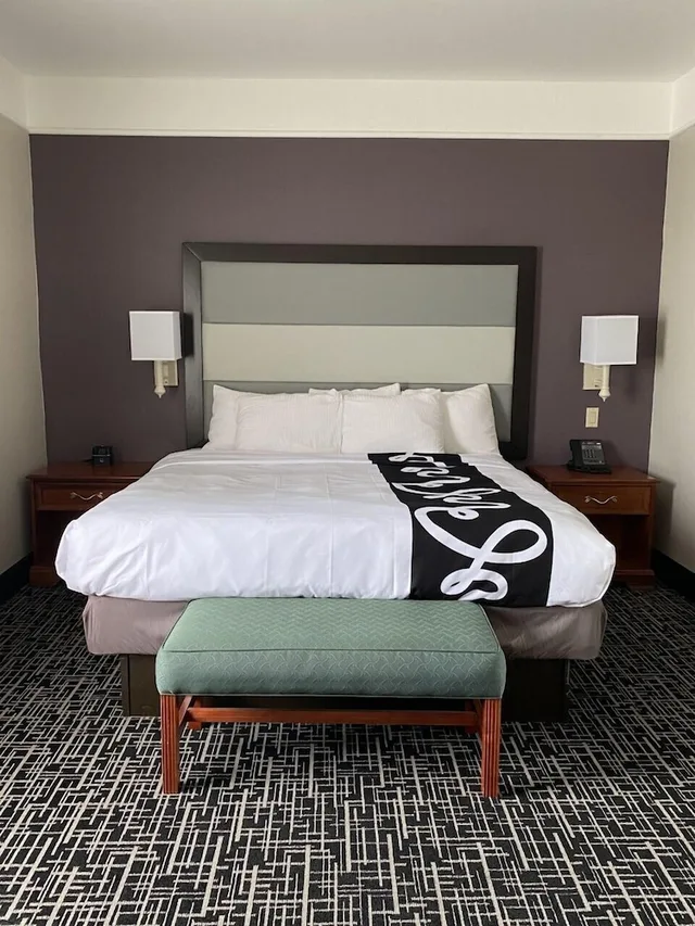 2 Rooms, Suite, King Bed, Quality Inn & Suites Rosenberg, TX 1/3