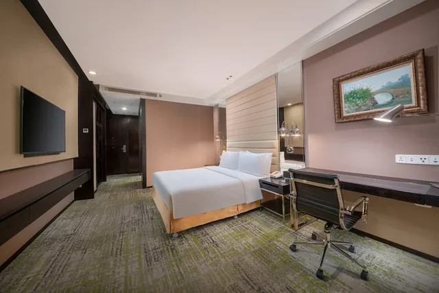 Soho, Standard, 2 Double Beds, with View، Holiday Inn Focus Square 3/3
