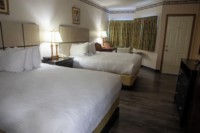 Deluxe, 2 Queen Beds, Pet Friendly, Hotel Grand Victorian 1/4