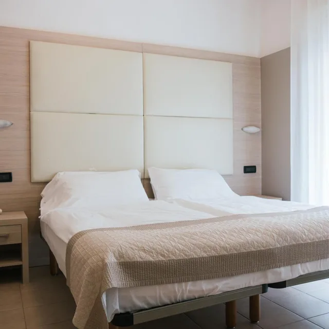 Room, Double Bed, Hotel Bristol 6/10