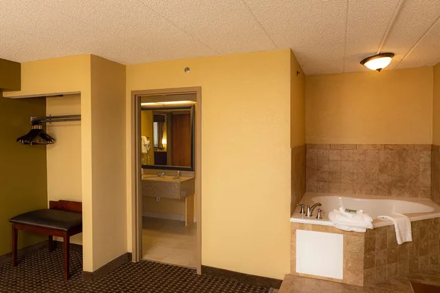 جناح بسرير كينج، Best Western Executive Inn Kenosha/Pleasant Prairie 3/3