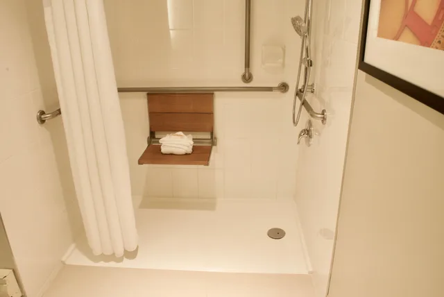 غرفة بسرير كوين لذوي الإعاقة، Holiday Inn Vancouver Airport Richmond 4/4