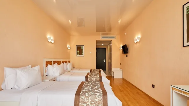 Room, Triple, Iveria Inn Tbilisi 4/10