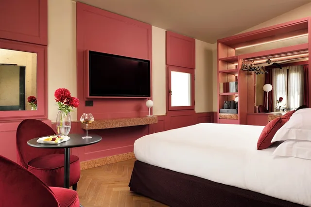 غرفة كلاسيكية بسرير كينج، Floren Luxury Hotel 2/9