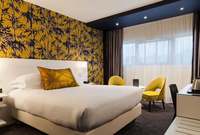 غرفة قياسية بسريرين منفصلين للمدخنين، Hotel Inn Paris CDG Airport 1/1