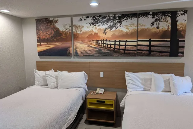غرفة بسريرين مزدوجين لذوي الإعاقة، Days Inn by Wyndham Arcadia Louisiana 5/6