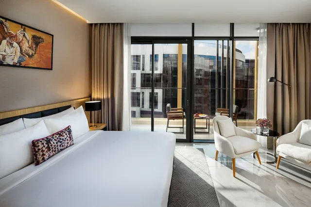 جناح بريميوم بسرير كينج بمطبخ، Millennium Place Mirdif 1/4