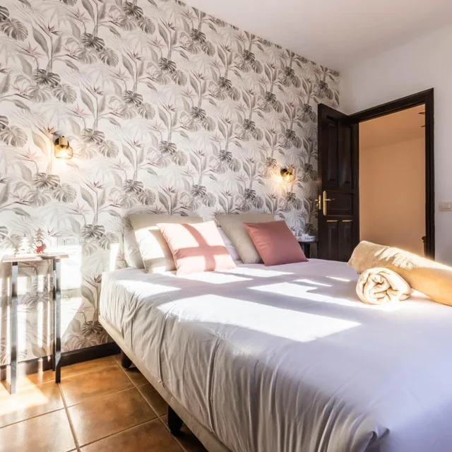 جناح جونيور، Ecolife Hotel 4/10