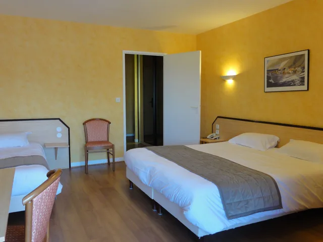 غرفة سوبيريور ثلاثية بسرير مزدوج وسرير فردي، The Originals City, Hôtel Belem, Saint-Malo 4/10