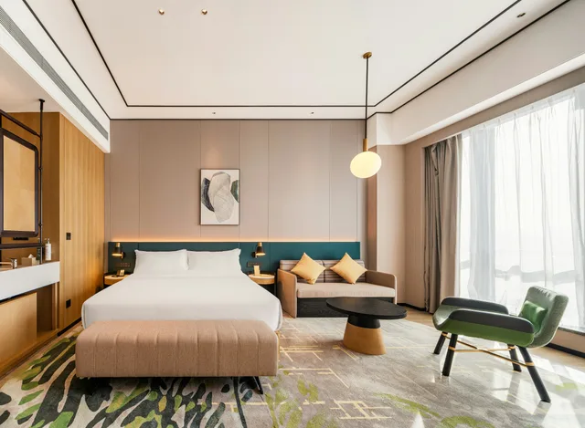 Deluxe, King Bed, Hilton Garden Inn Fenyang Yulongwan 2/6