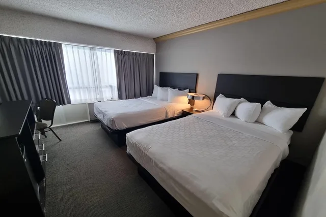 غرفة بسريرين مزدوجين، Travelodge by Wyndham Trois-Rivieres 1/7