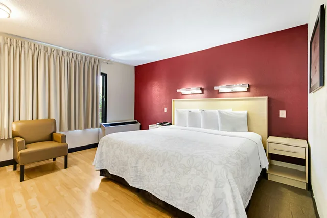 غرفة قياسية بسرير كينج، Red Roof PLUS West Palm Beach 1/4