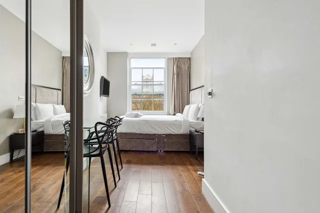 استوديو كلاسيكي بسرير كينج، Valet Apartments Golden Square 1/6