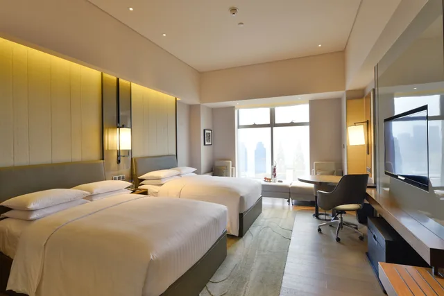 غرفة بسرير كينج بإطلالة على النهر، Chongqing Marriott Hotel 1/8