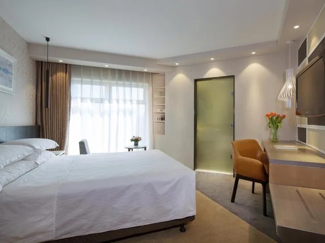 Special, Queen Bed، Landmark Towers 3/4