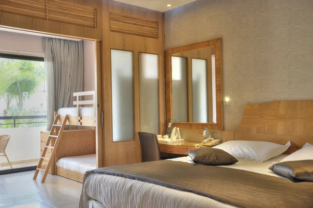 جناح جونيور بسرير كينج وسرير بطابقين، Adams Beach Hotel and SPA 1/4