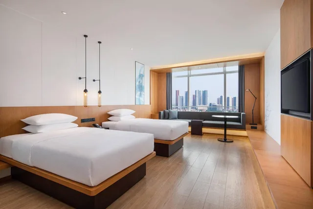 غرفة ديلوكس بسريرين منفصلين بإطلالة على المدينة، Fairfield By Marriott Foshan Nanhai 1/4