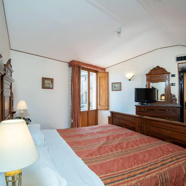 جناح جونيور، Hotel Fonte Cesia 1/10