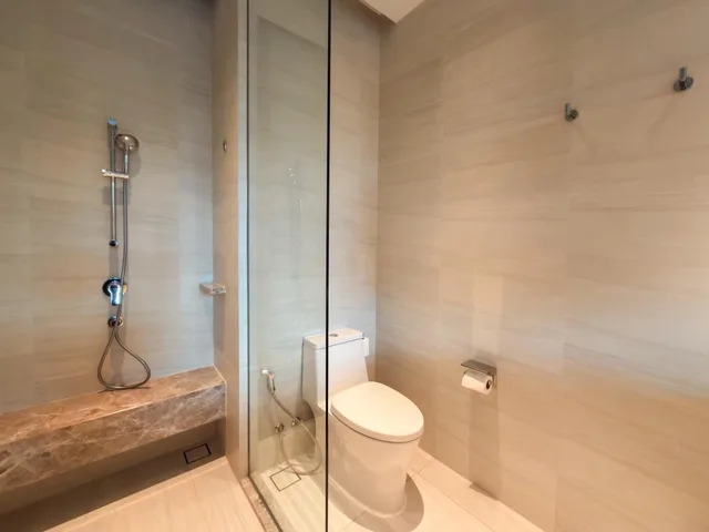 جناح ركني بسرير كينج بغرفة نوم واحدة، Courtyard by Marriott Bangkok Suvarnabhumi Airport 4/6